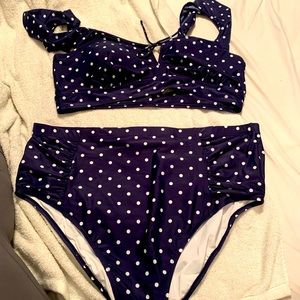 OLD NAVY PLUS SIZE ❤️☀️2 piece Polka Dot Swimsuit